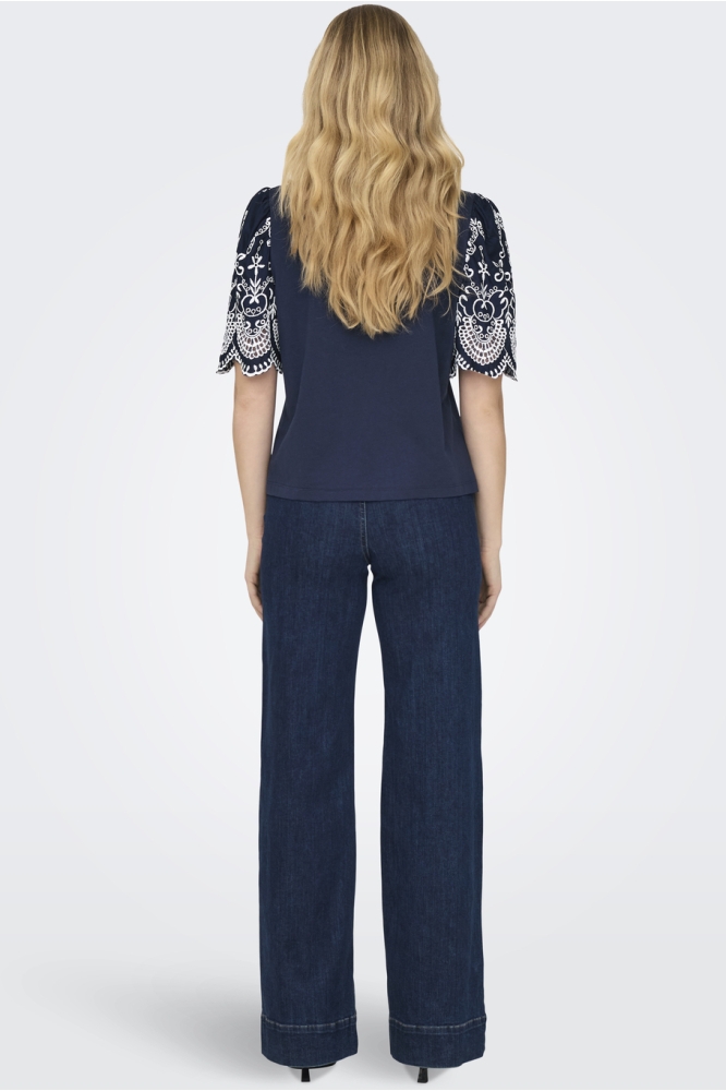 JDYOMA BRODERIE ANGLAISE TOP JRS 15341457 BLACK IRIS/EMBROIDERY